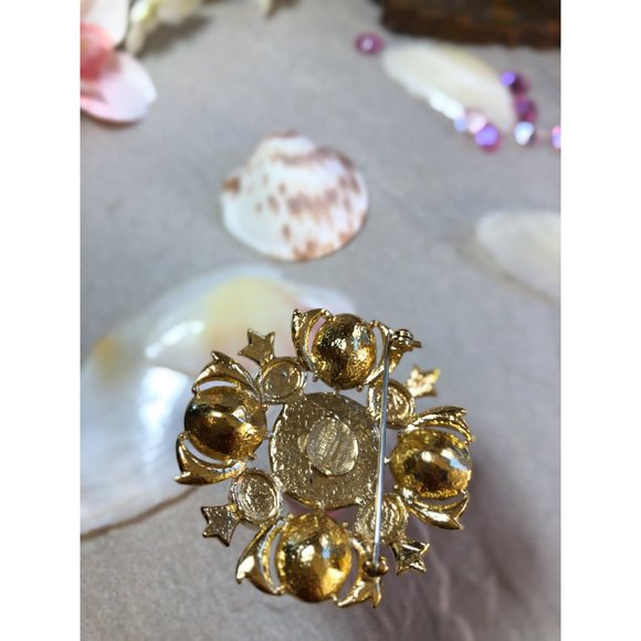 LOVELY Vintage brooch, Gold Tone with Swarovski Components - Picture 2 of 3